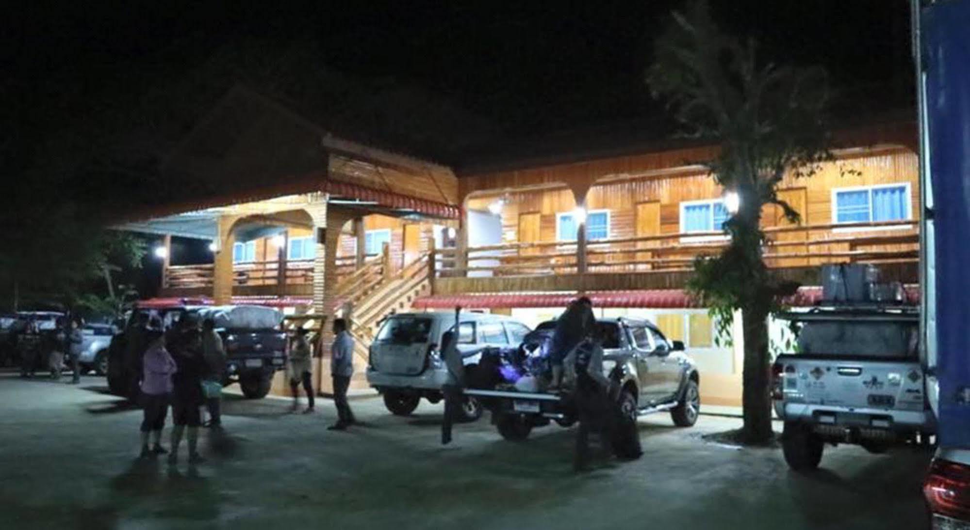 Baan Khue Wieng Resort Mae Sariang Luaran gambar